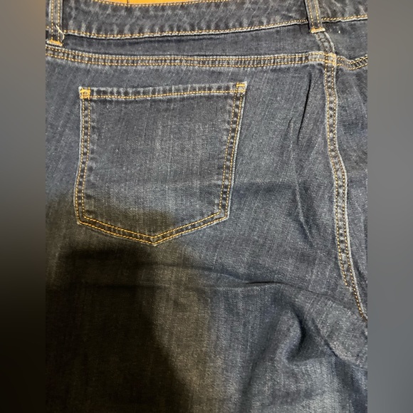 Ladies Size 24 Old Navy Plus Jean Long Cuffed Shorts - Picture 13 of 15